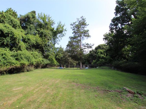 59 Dyke Road, East Setauket NY 11733