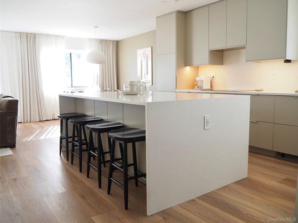 24 Carhart Avenue 207A, White Plains NY 10605