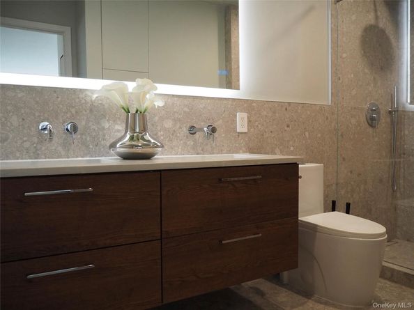 24 Carhart Avenue 207A, White Plains NY 10605