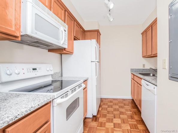 314 Sutton Drive 314, Mount Kisco NY 10549