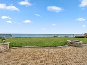 Undisclosed Address #936337, West Islip NY 11795