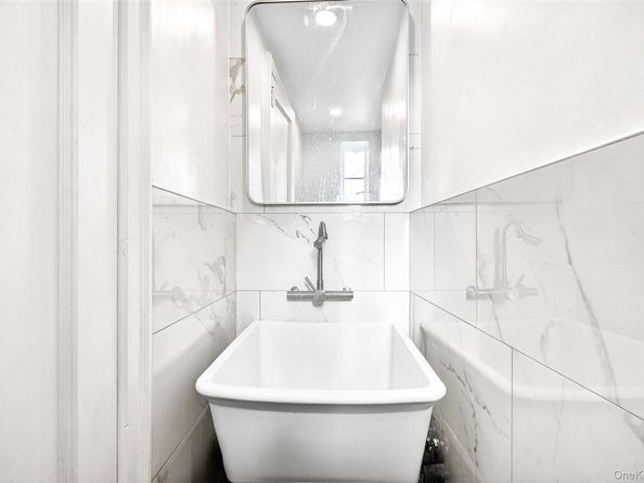 1458 Rowland Street, Bronx NY 10461