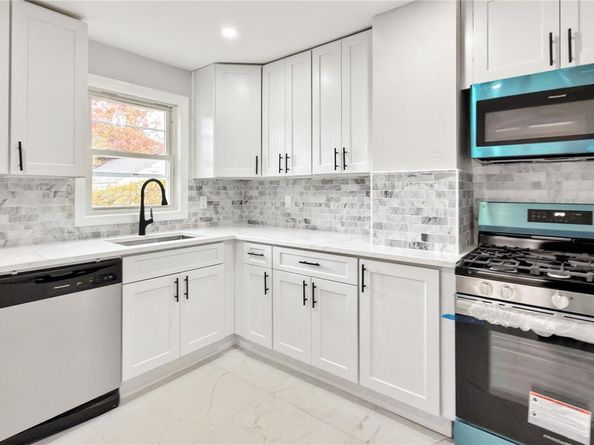 64 S Montgomery Street, Valley Stream NY 11580