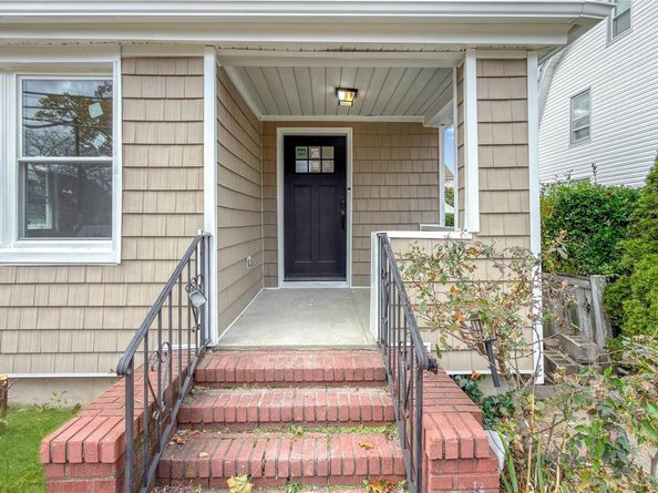64 S Montgomery Street, Valley Stream NY 11580
