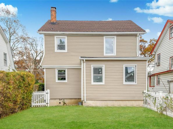 64 S Montgomery Street, Valley Stream NY 11580