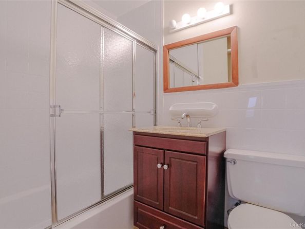 100 Diplomat Drive 8M, Mount Kisco NY 10549