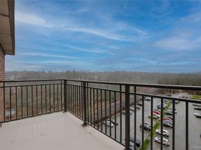 100 Diplomat Drive 8M, Mount Kisco NY 10549