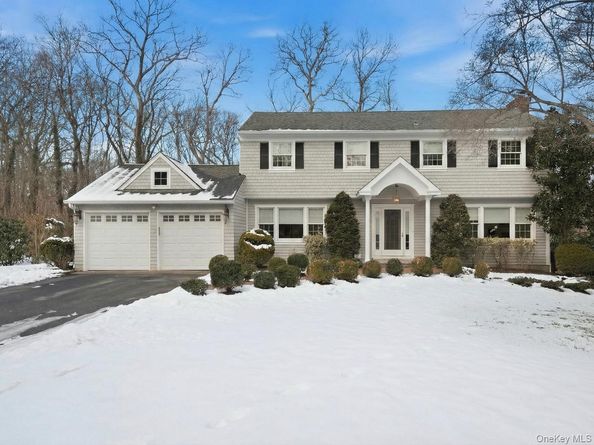 41 Edcris Lane, Huntington NY 11743