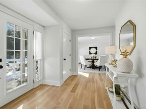 41 Edcris Lane, Huntington NY 11743