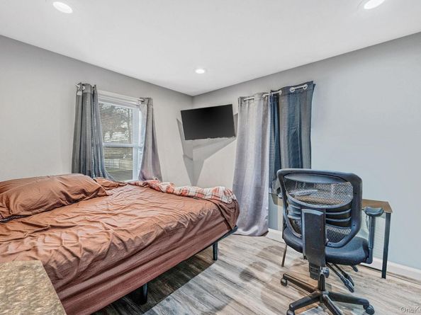 15 Lafayette Drive, Shirley NY 11967