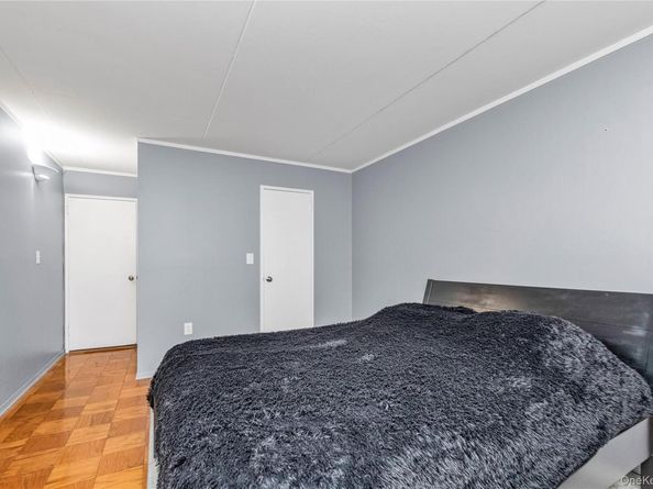 100 Clinton 2N, Mineola NY 11501