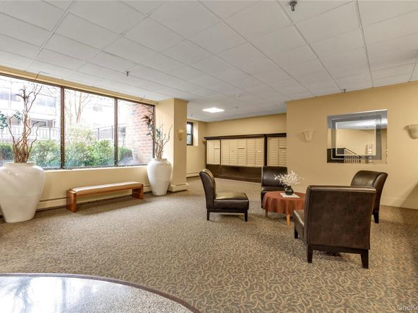 100 Clinton 2N, Mineola NY 11501