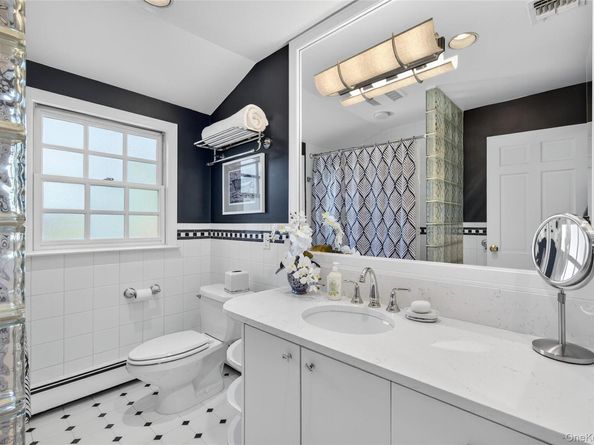 7 Shore Road, Manhasset NY 11030