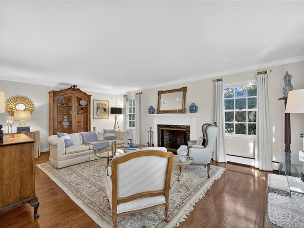 7 Shore Road, Manhasset NY 11030