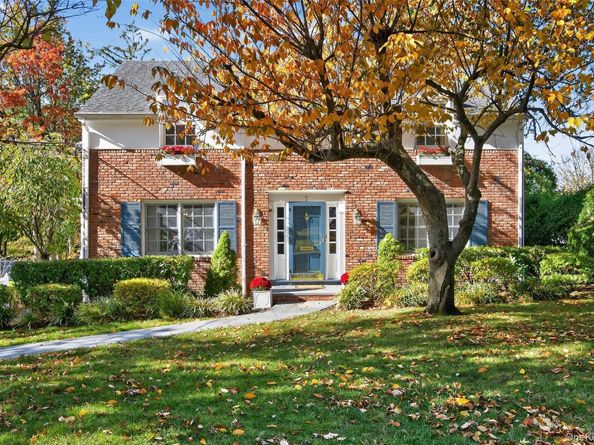 7 Shore Road, Manhasset NY 11030