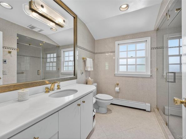 7 Shore Road, Manhasset NY 11030