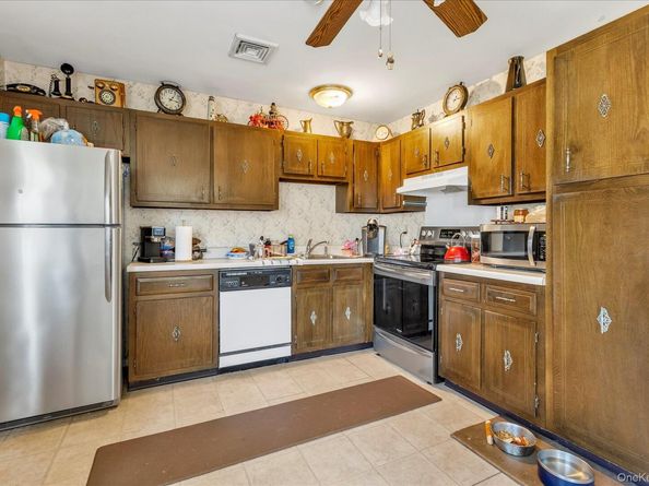 141 Forge Lane, Coram NY 11727