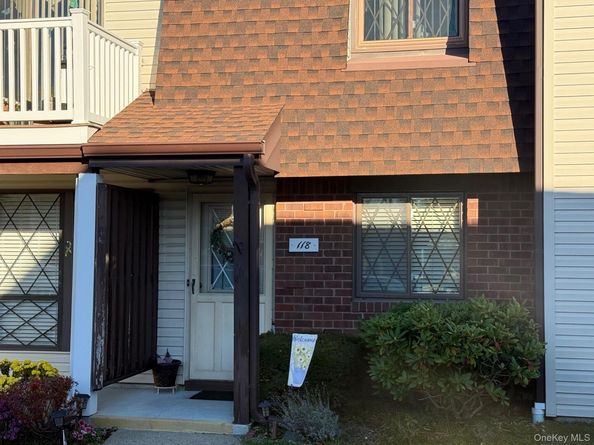 118 Clubhouse, Copiague NY 11726