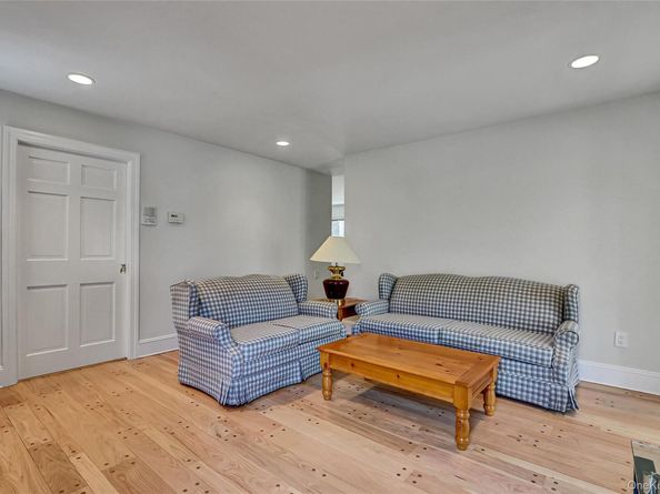 17 Singworth Street, Oyster Bay NY 11771