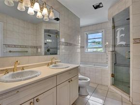 17 Singworth Street, Oyster Bay NY 11771