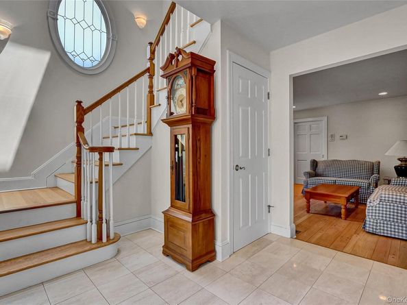 17 Singworth Street, Oyster Bay NY 11771