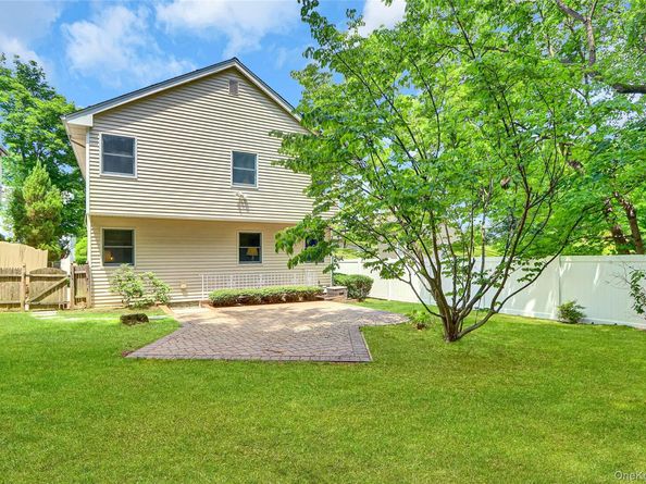 17 Singworth Street, Oyster Bay NY 11771