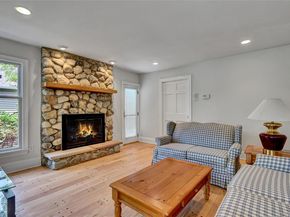 17 Singworth Street, Oyster Bay NY 11771