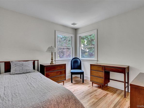 17 Singworth Street, Oyster Bay NY 11771