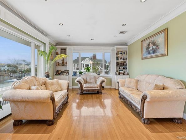 615 E State Street, Long Beach NY 11561