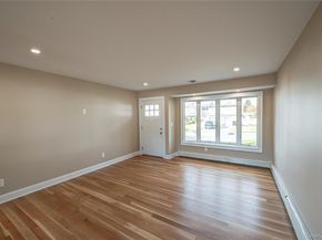 31 Boulevard Avenue, West Islip NY 11795