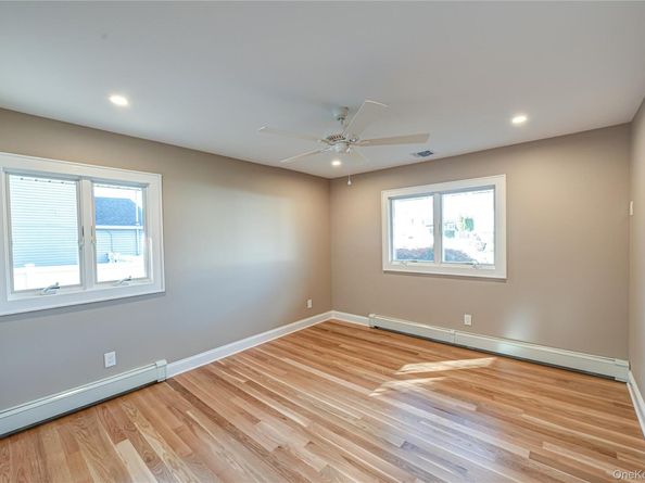 31 Boulevard Avenue, West Islip NY 11795