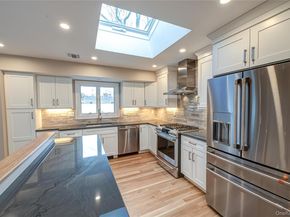 31 Boulevard Avenue, West Islip NY 11795