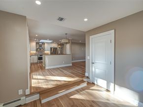 31 Boulevard Avenue, West Islip NY 11795