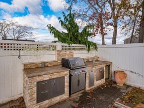 31 Boulevard Avenue, West Islip NY 11795
