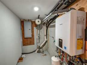 31 Boulevard Avenue, West Islip NY 11795