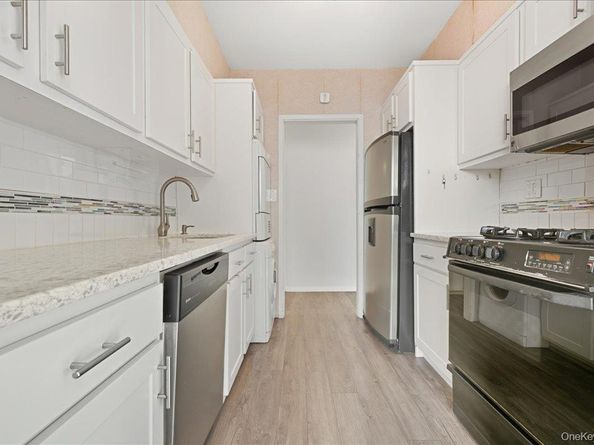 27110 Grand Central Parkway 30R, Floral Park NY 11005