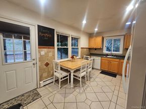 11 Edgewood Avenue, Farmingville NY 11738