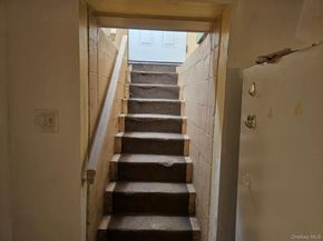 11 Edgewood Avenue, Farmingville NY 11738