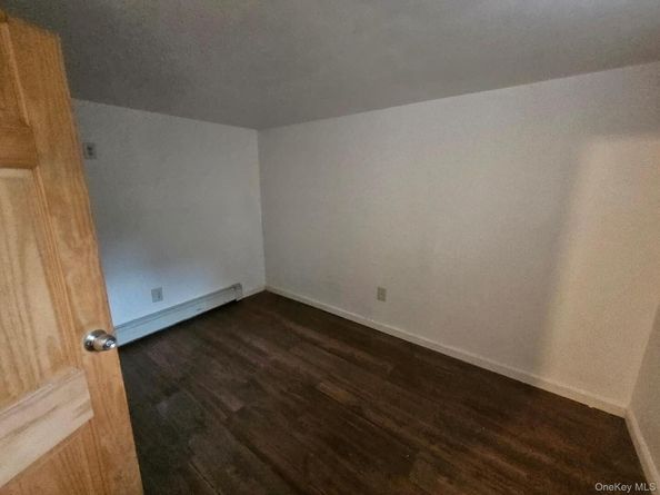 11 Edgewood Avenue, Farmingville NY 11738