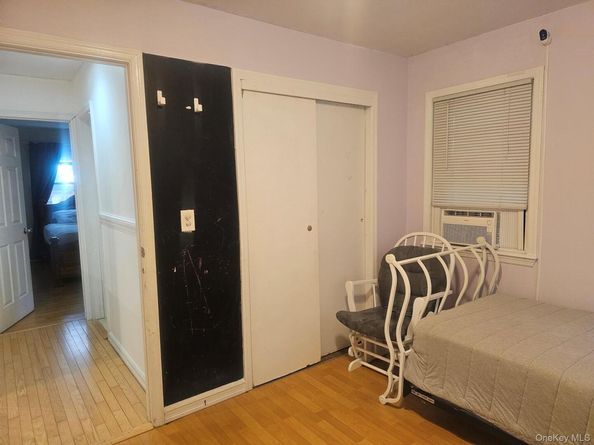 11 Edgewood Avenue, Farmingville NY 11738