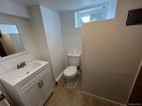 11 Edgewood Avenue, Farmingville NY 11738