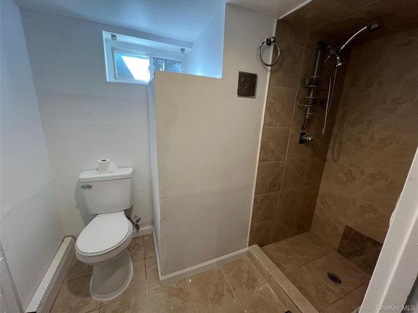 11 Edgewood Avenue, Farmingville NY 11738