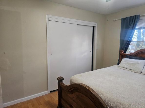 11 Edgewood Avenue, Farmingville NY 11738