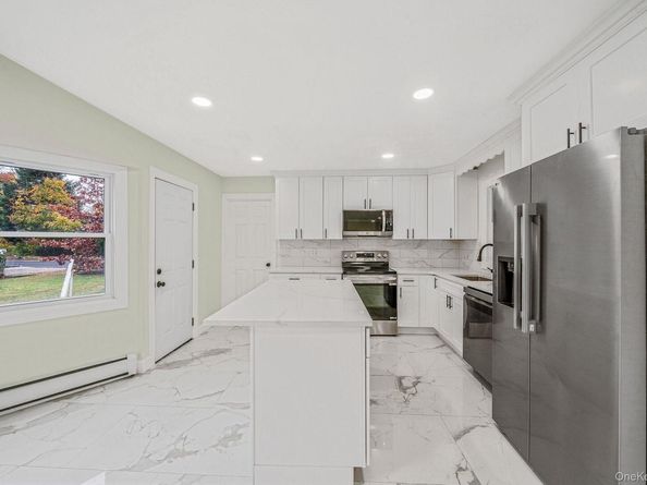 50 7th Street, Saint James NY 11780