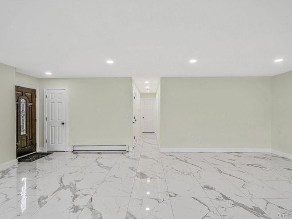 50 7th Street, Saint James NY 11780