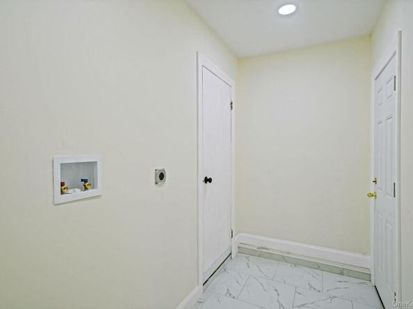 50 7th Street, Saint James NY 11780