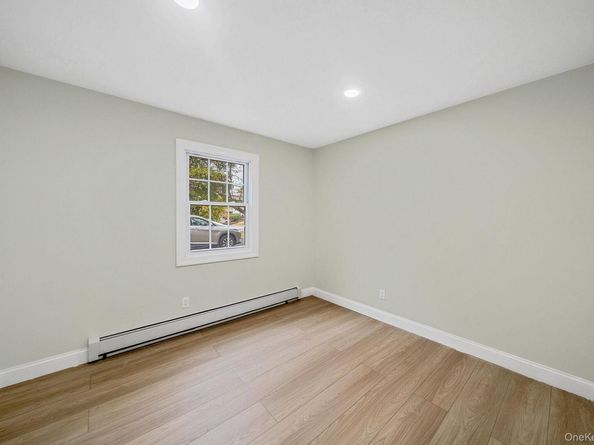 50 7th Street, Saint James NY 11780