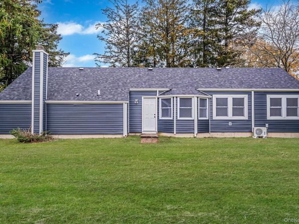 50 7th Street, Saint James NY 11780