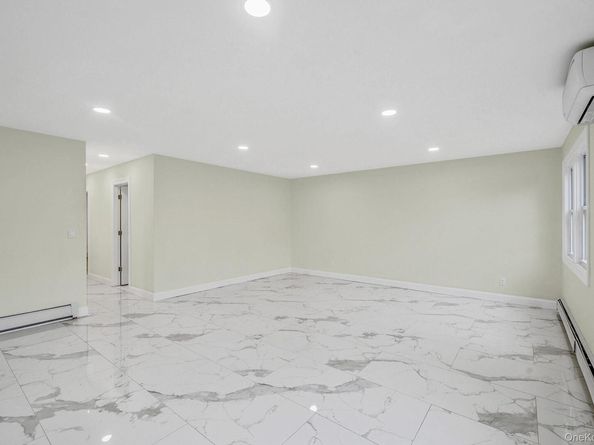 50 7th Street, Saint James NY 11780