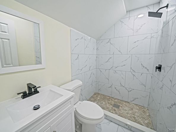 50 7th Street, Saint James NY 11780